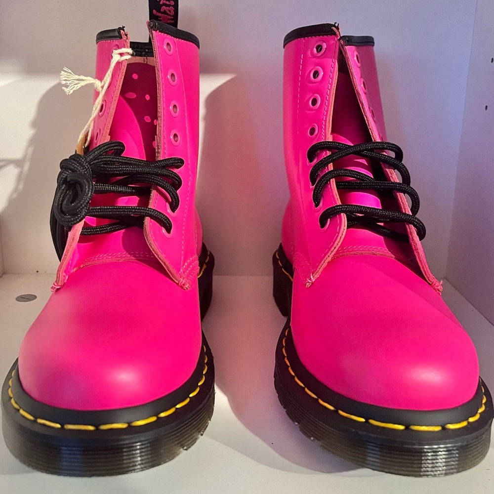 1460 Dr. Martens Smooth Clash Pink Size 5